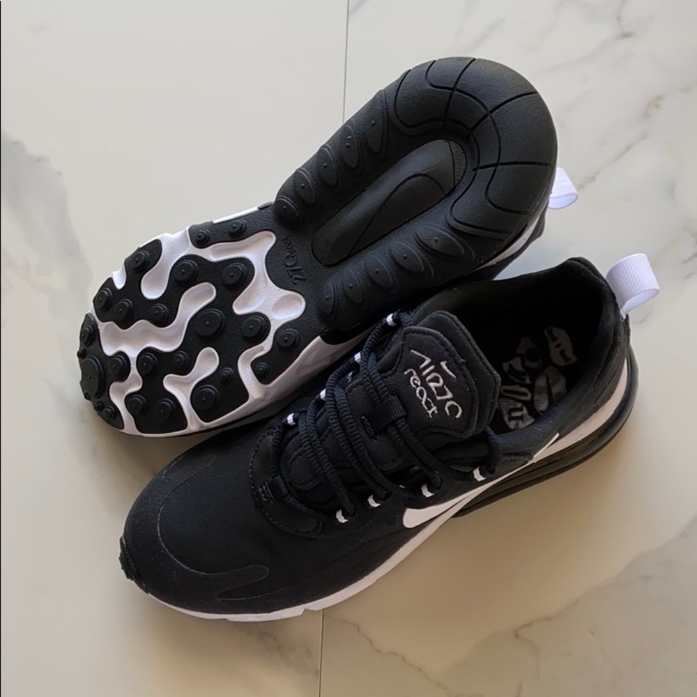 NWT Nike Air Max 270 React - Picture 7 of 8